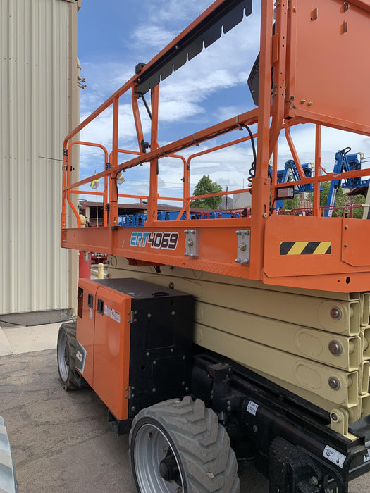 2021 JLG ERT4069