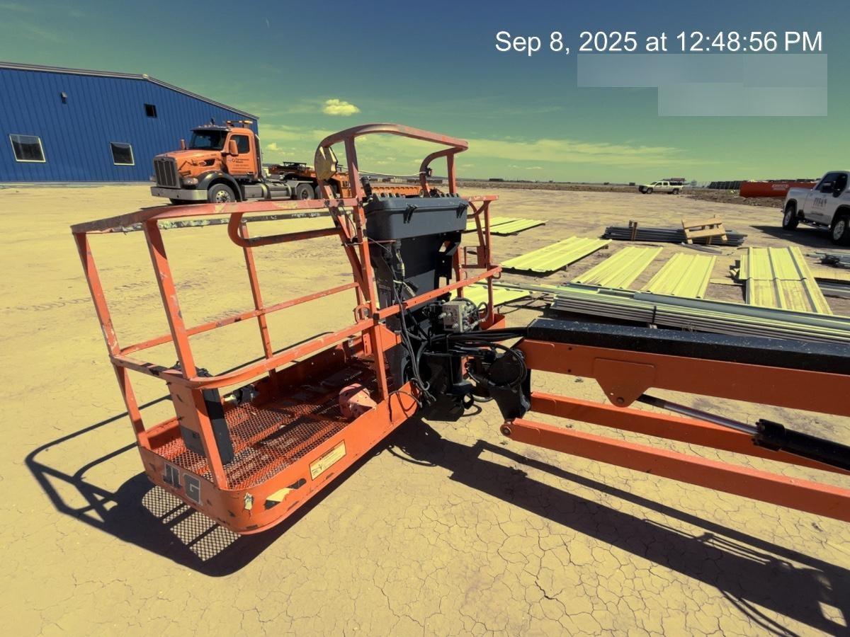 2019 JLG 660SJ