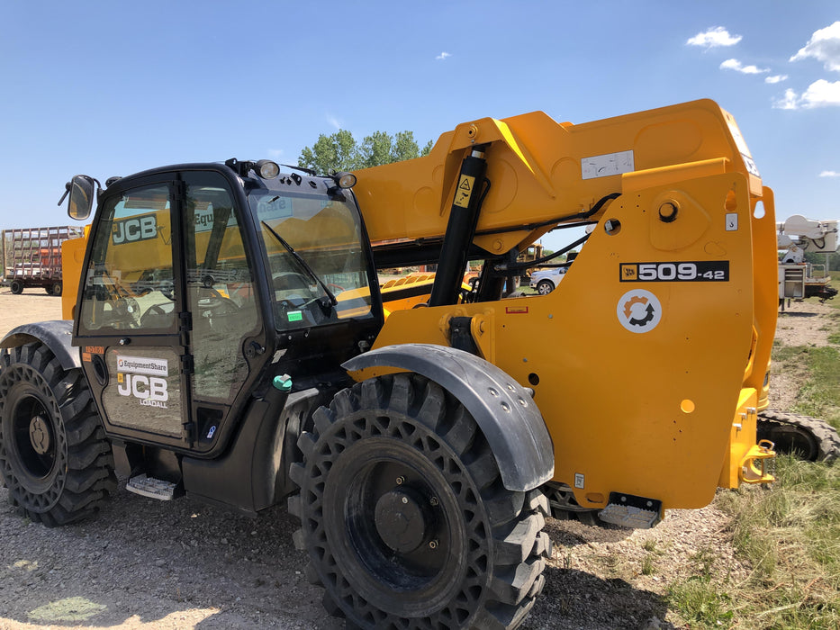 2020 JCB 509-42 Cab/Heat/Air, Solid Tires, Work Lights, Beacon, Aux Hydraulics, Back up Alarm, Lifting Eye, ES Decals