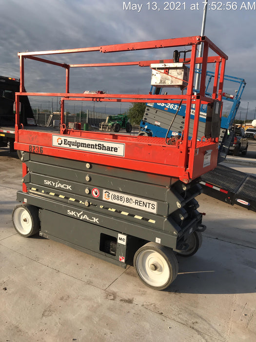 2018 Skyjack SJIII-3226 Skyjack SJIII3226 Scissor Lift w/Trojan Batteries