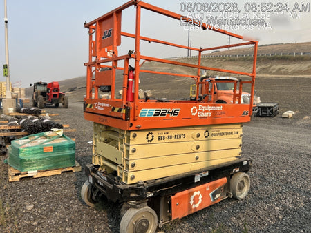 2022 JLG ES3246