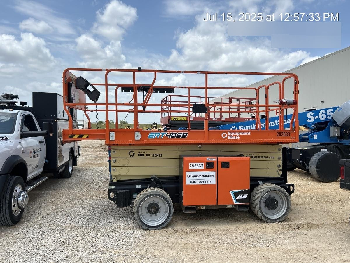 2022 JLG ERT4069