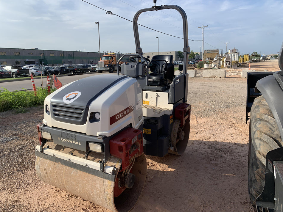 2022 CASE 570N EP