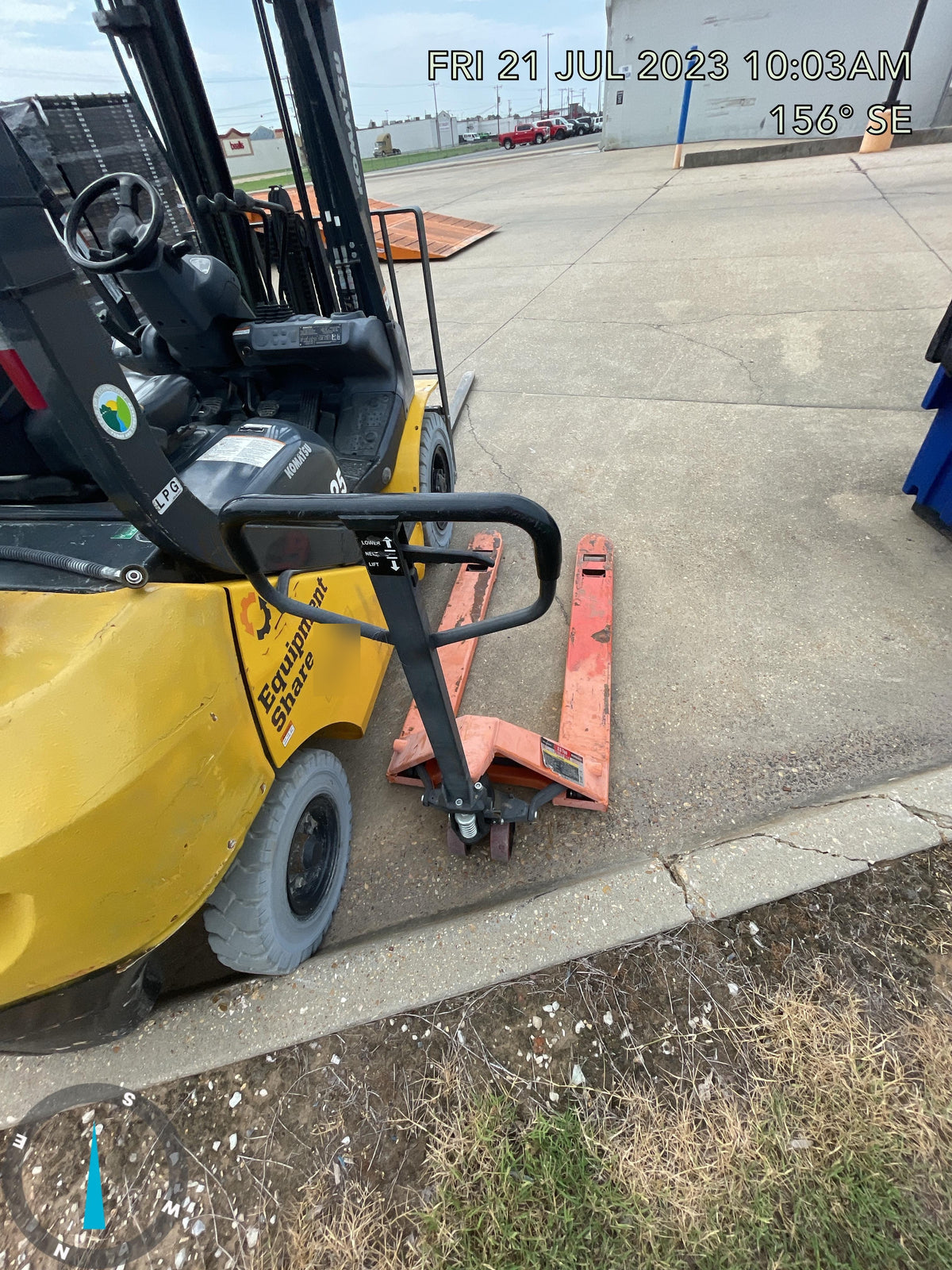 2021 HAUL MASTER 2.5 Ton Manual Pallet Jack