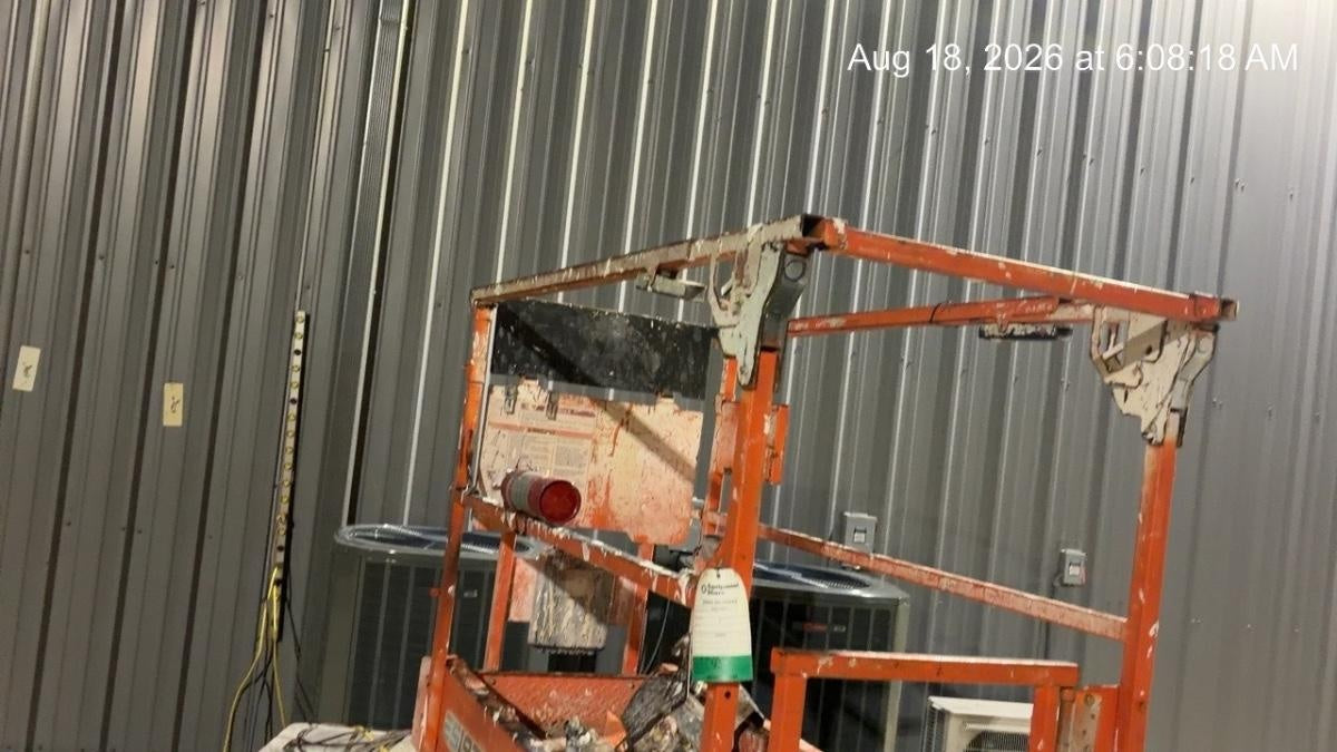 2022 JLG ES1932