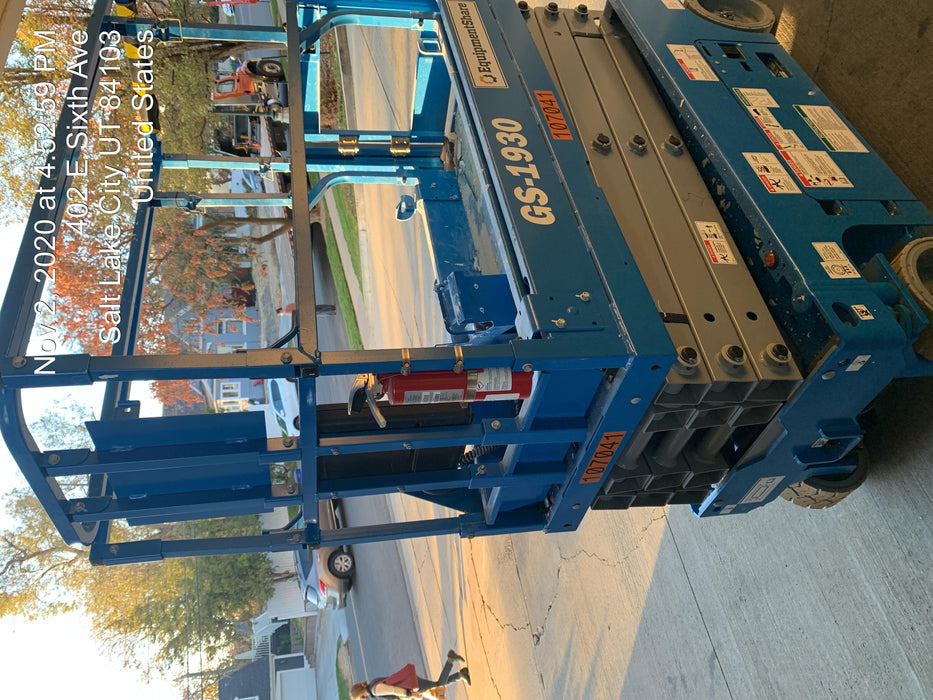 2020 Genie GS-1930 Solid Non Marking Tires, Beacon, Folding rails with half height swing gate, 800W Inverter