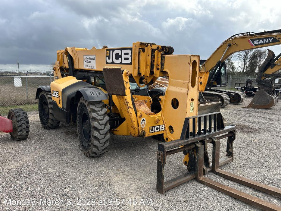 2019 JCB 512-56 Enclosed Cab, 109 HP, Solid Tires, Worklights, Beacon, Aux Hydraulics, Lifting Eye w/60" Carriage/60" Forks