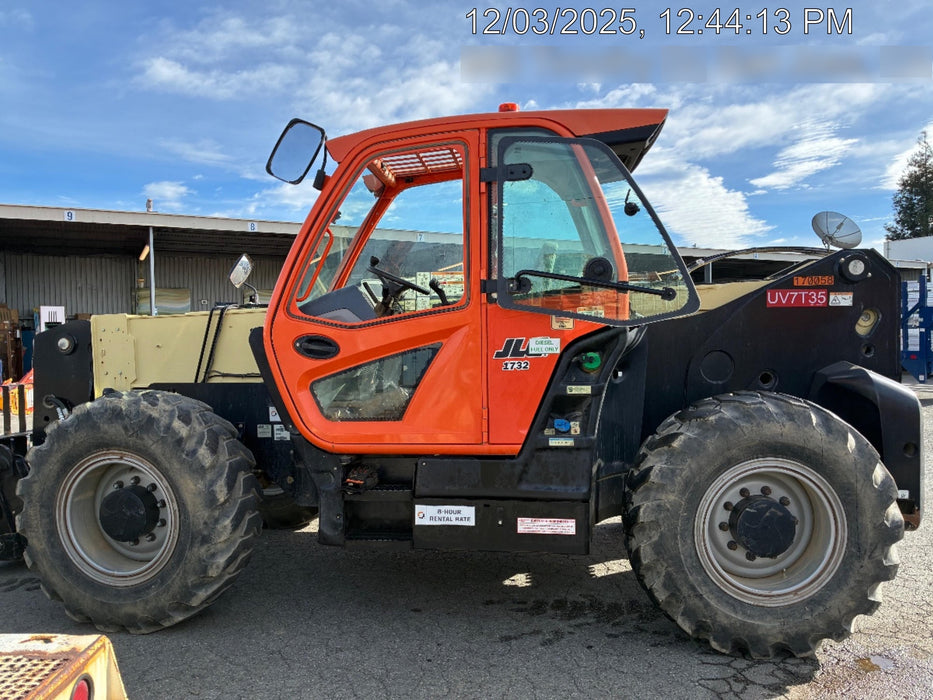2021 JLG 1732