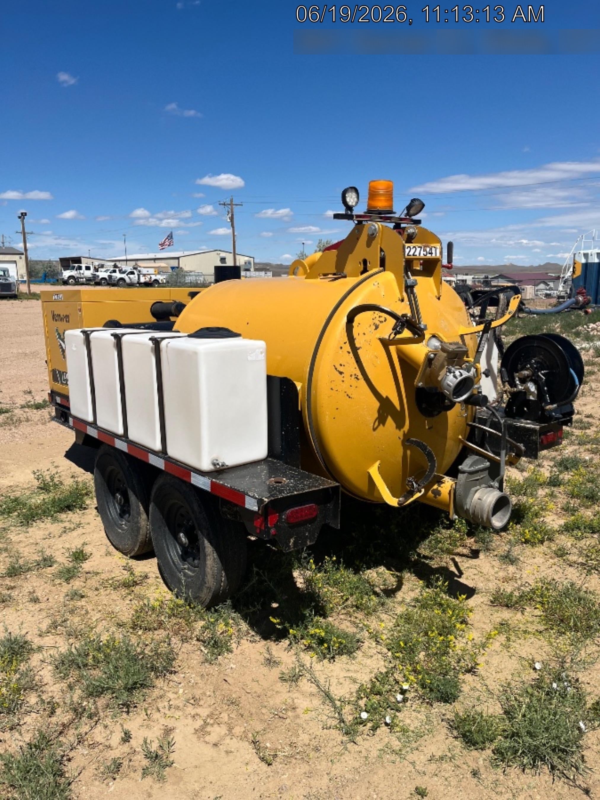 2022 Vac-Tron LP573XDT T4 Koehler Diesel Engine, 500 Gallon Debris Tank, x2 100 Gallon Water Tanks