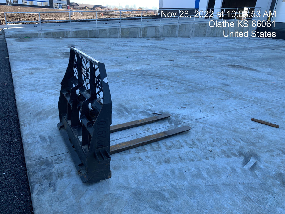 2022 PALADIN 48" Pallet Forks - Paladin