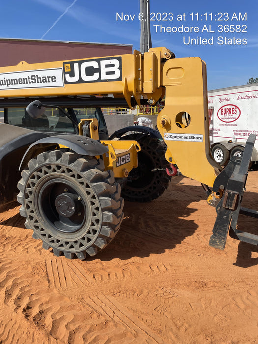 2018 JCB 509-42 74 HP w/CAB/HVAC, Beacon, Aux Hydraulics, Worklights, Solid Tires