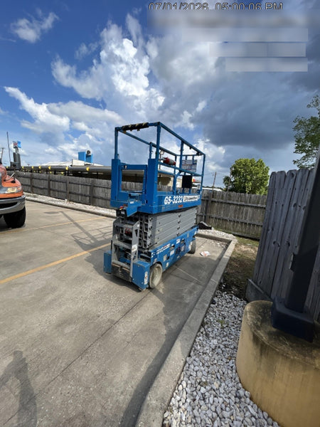 2023 GENIE GS-3232