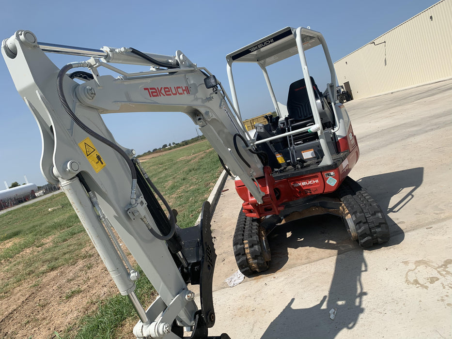 2020 Takeuchi TB235-2R Canopy, Rubber Tracks, Manual TAG QC