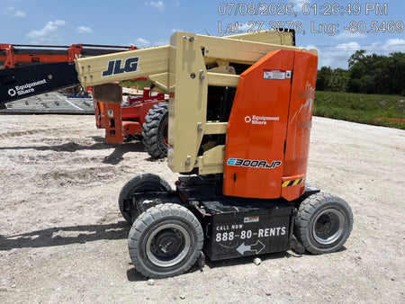 2025 JLG E300AJP