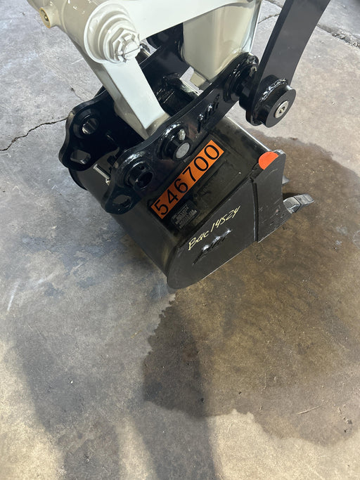 2025 TAKEUCHI 24" Bucket Takeuchi