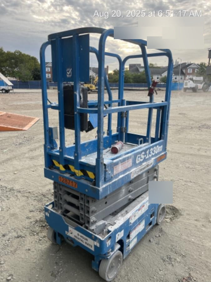 2021 GENIE GS-1330m