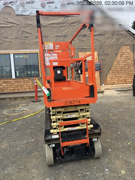 2022 JLG ES1932