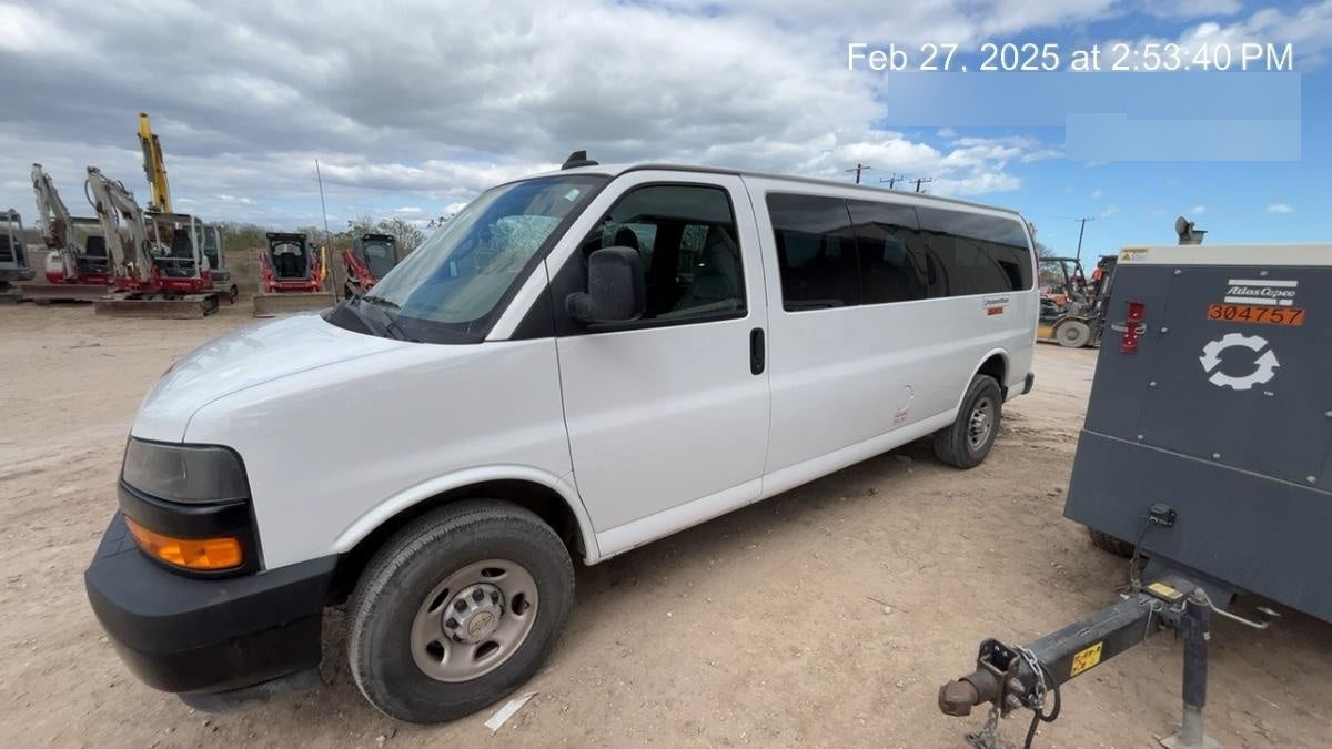 2023 CHEVROLET Express Van - Rental