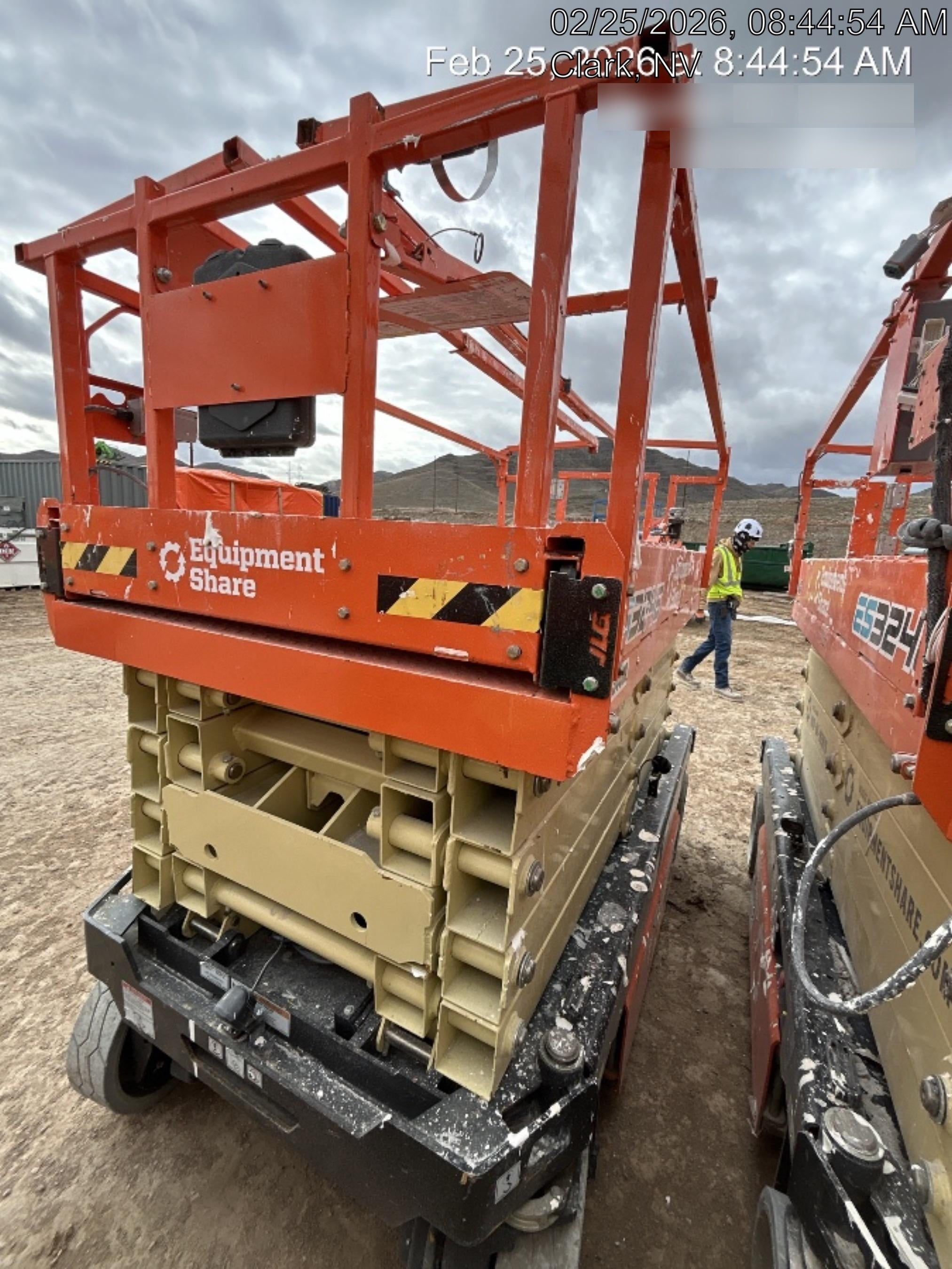 2022 JLG ES3246