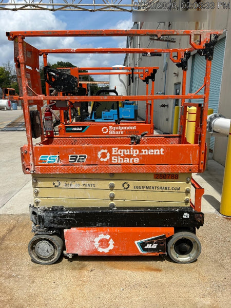 2022 JLG ES1932