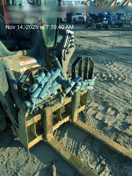 2021 TAKEUCHI 48" Pallet Forks - Takeuchi