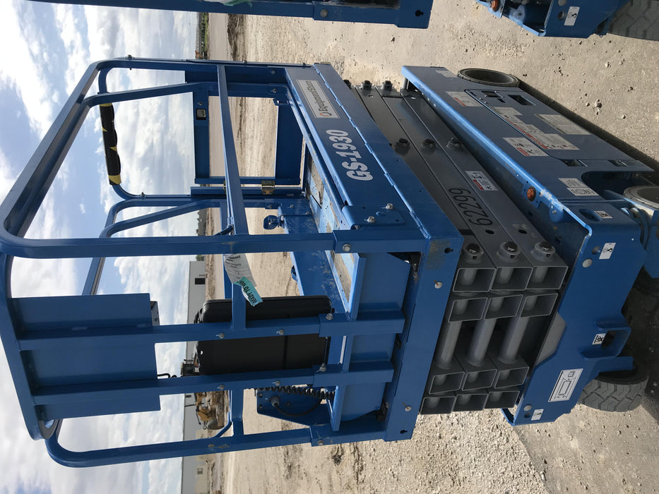 2020 Genie GS-1930 Solid Non Marking Tires, Beacon, Folding rails with half height swing gate