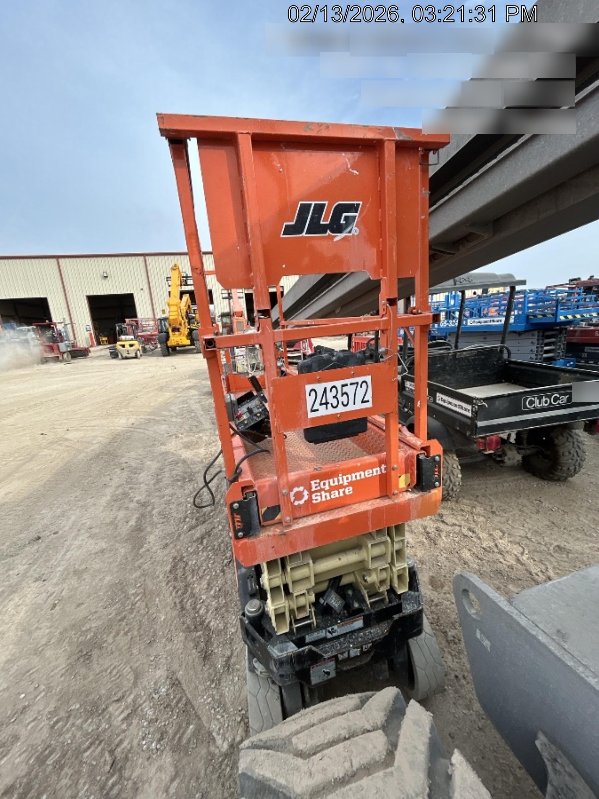 2022 JLG ES2632