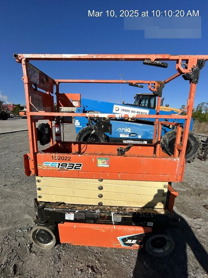 2021 JLG ES1932