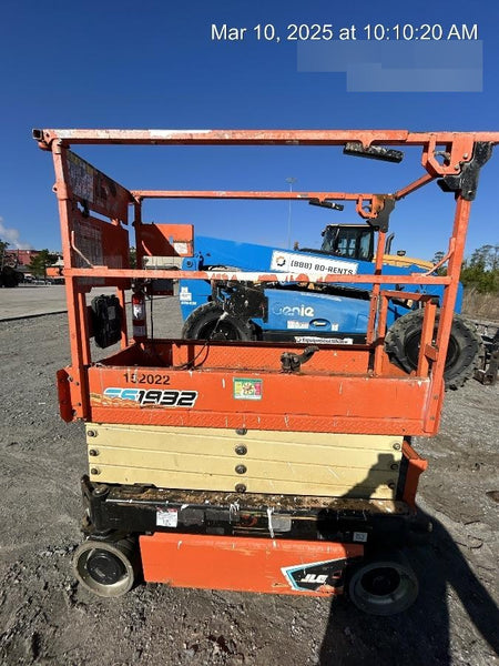 2021 JLG ES1932