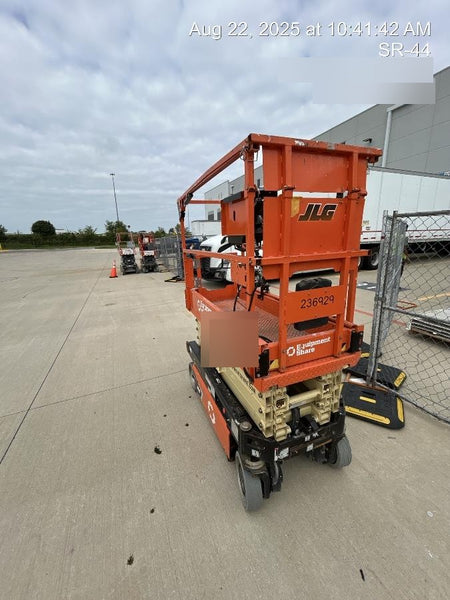 2022 JLG ES1932