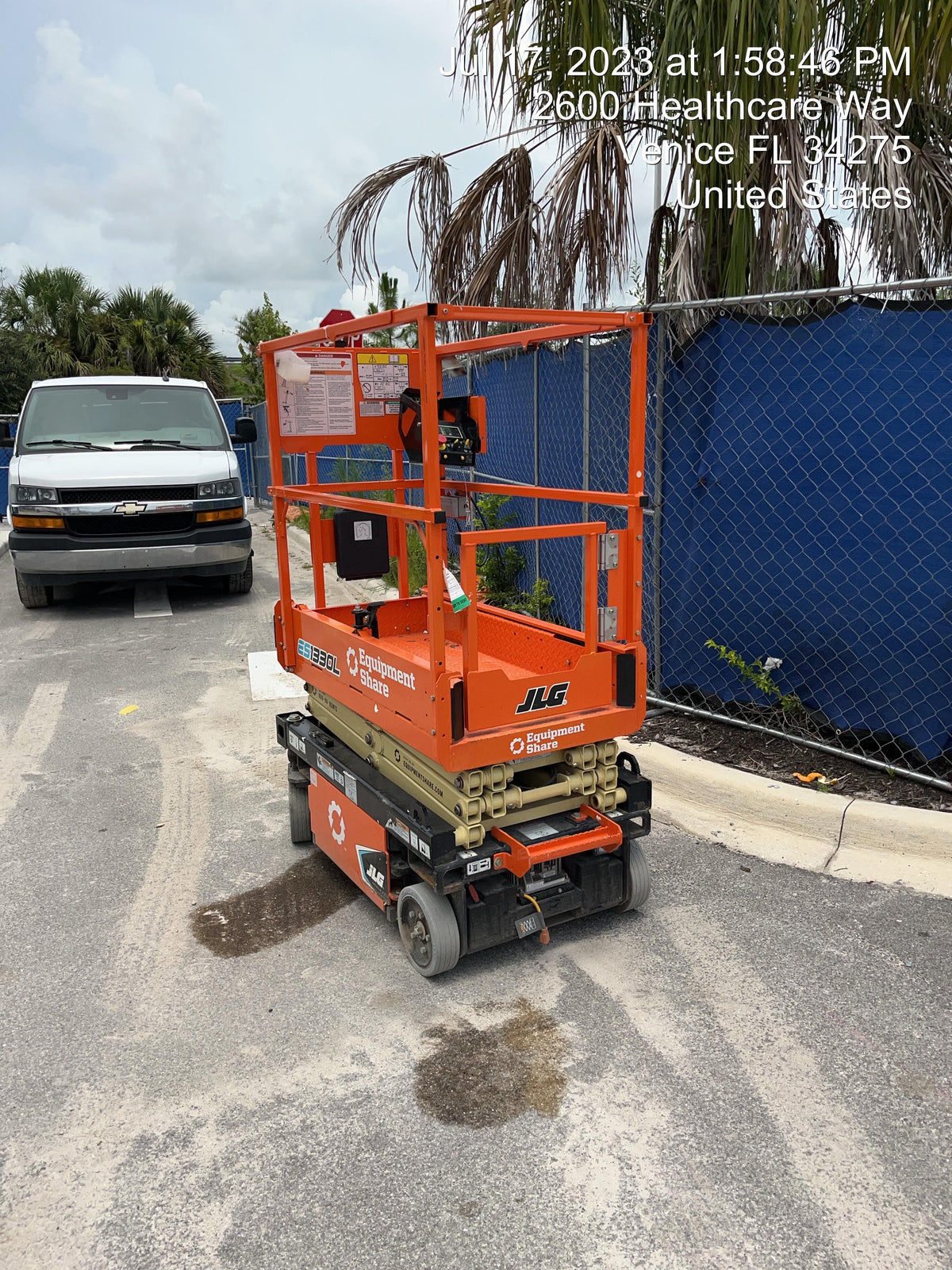 2022 JLG ES1330L