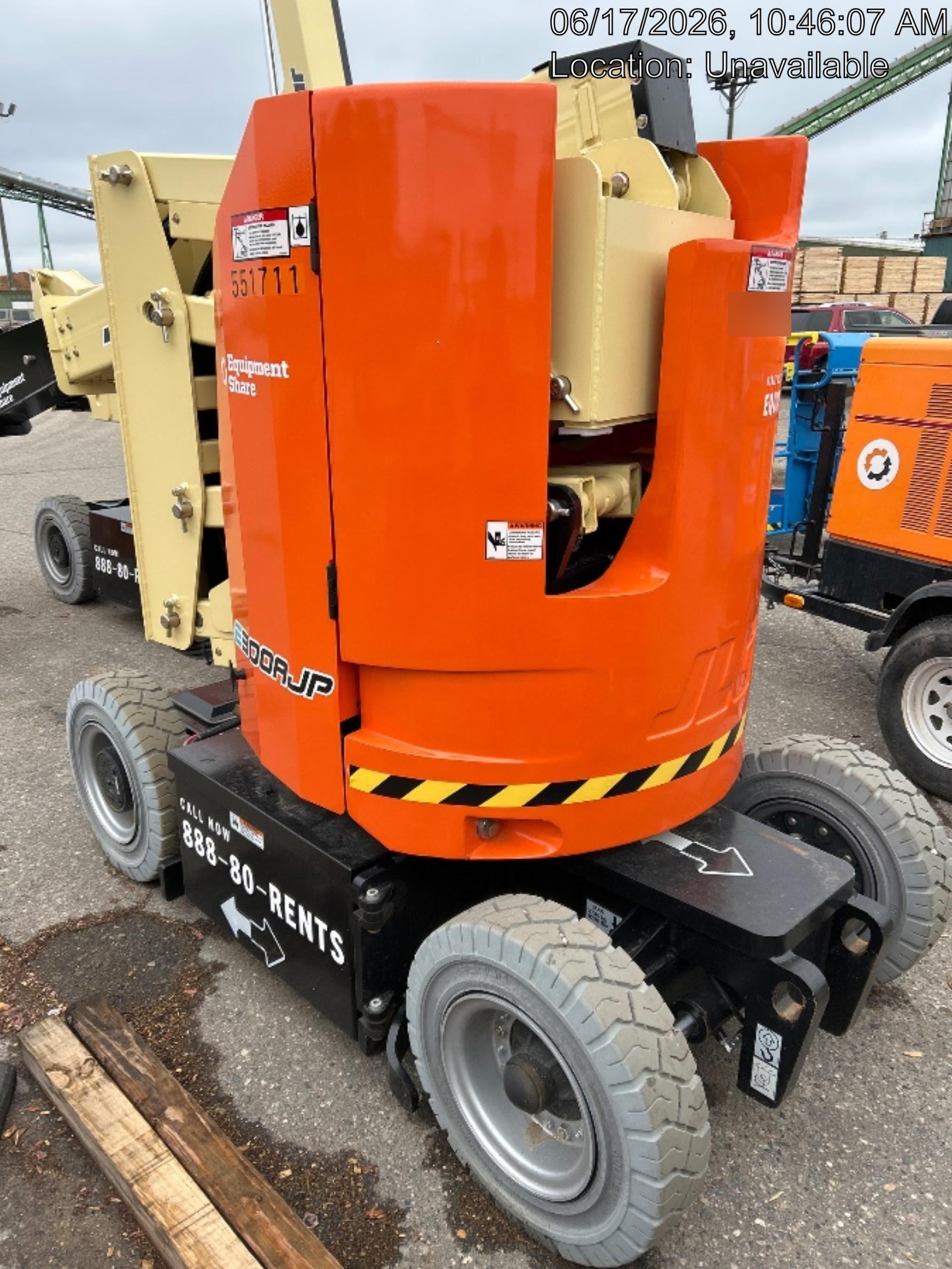 2025 JLG E300AJP