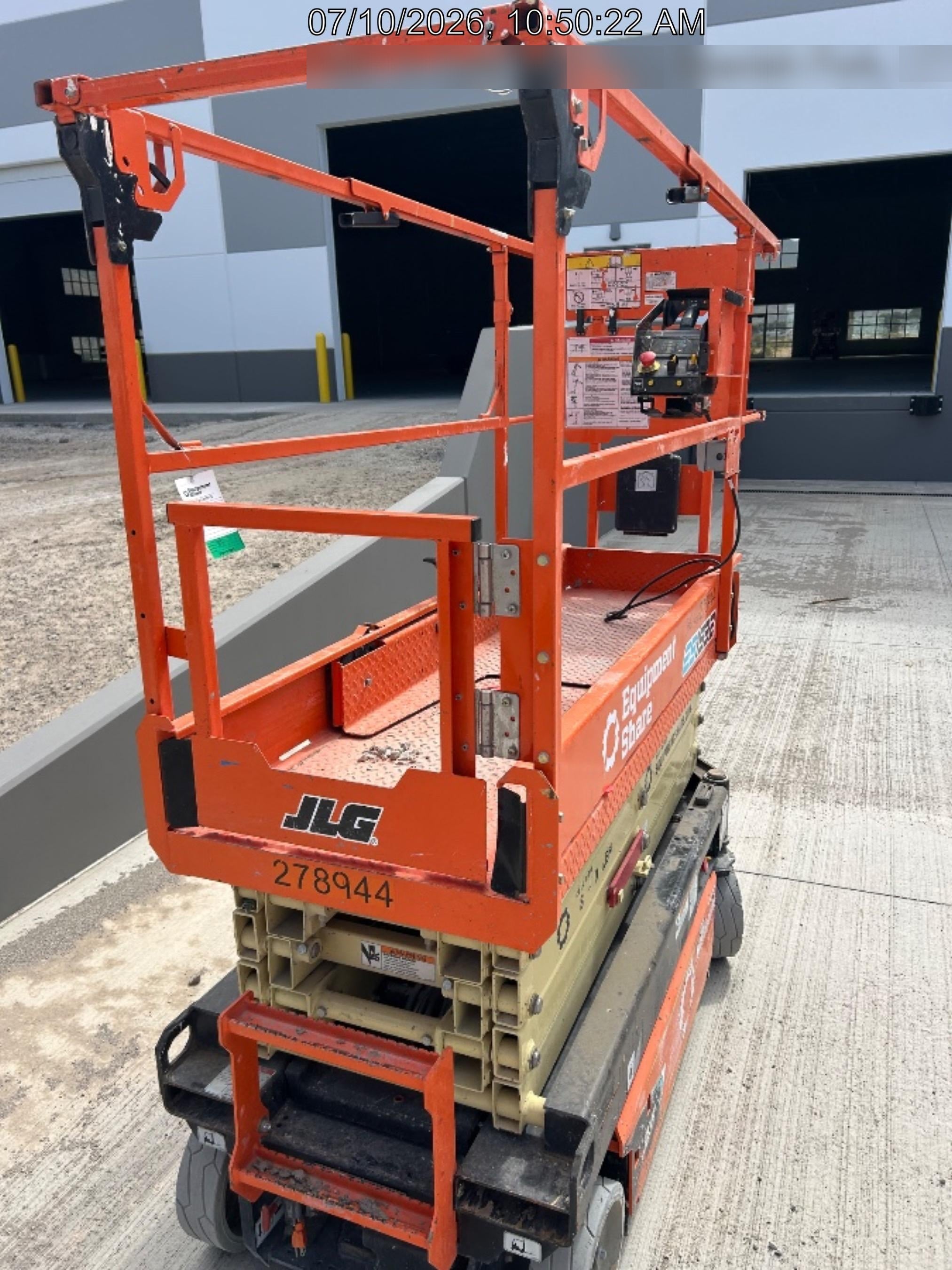 2022 JLG ES1932