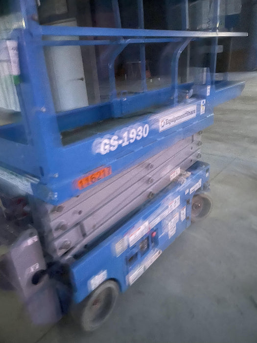 2020 Genie GS-1930 Solid Non Marking Tires, Beacon, Folding rails with half height swing gate