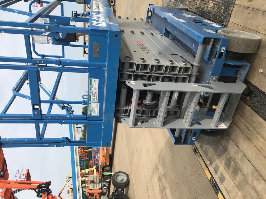 2019 Genie GS-4047 Folding rails with half height swing gate