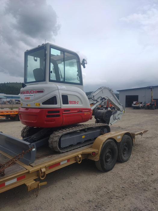 2021 TAKEUCHI TB235-2CR
