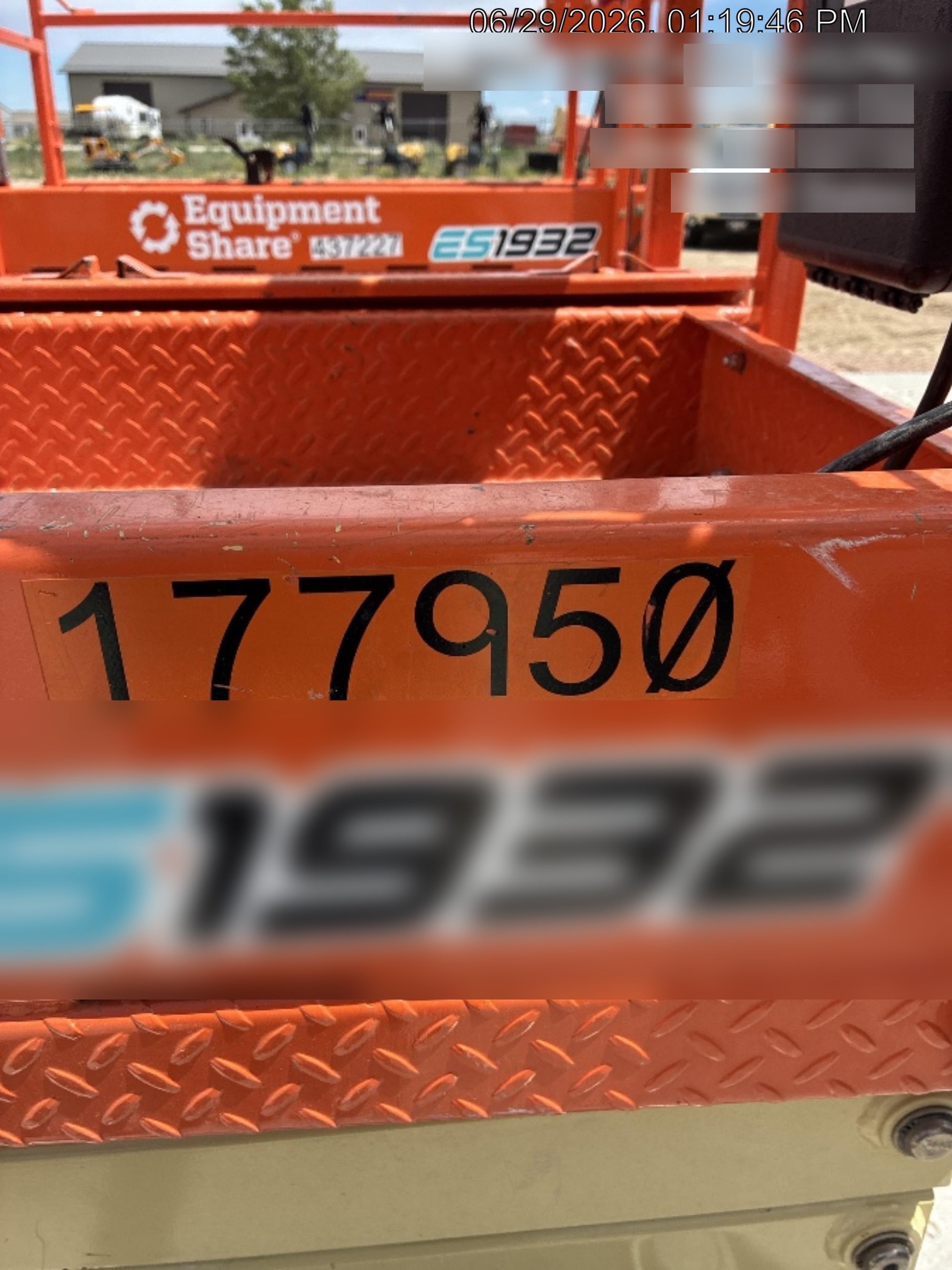 2021 JLG ES1932