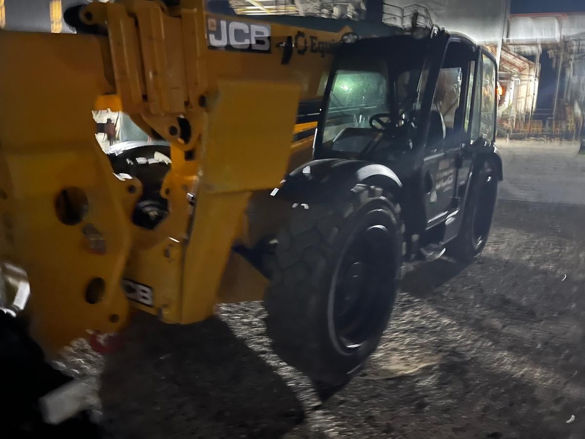 2025 JCB 512-56