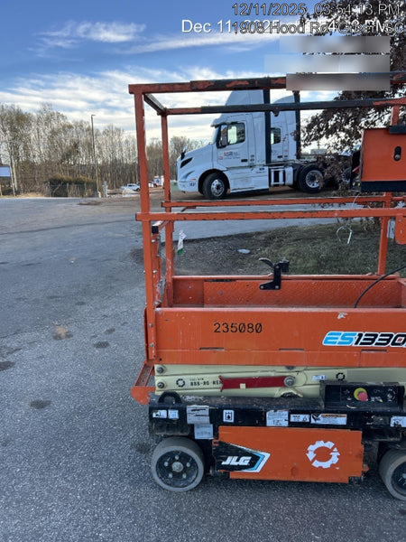 2022 JLG ES1330L