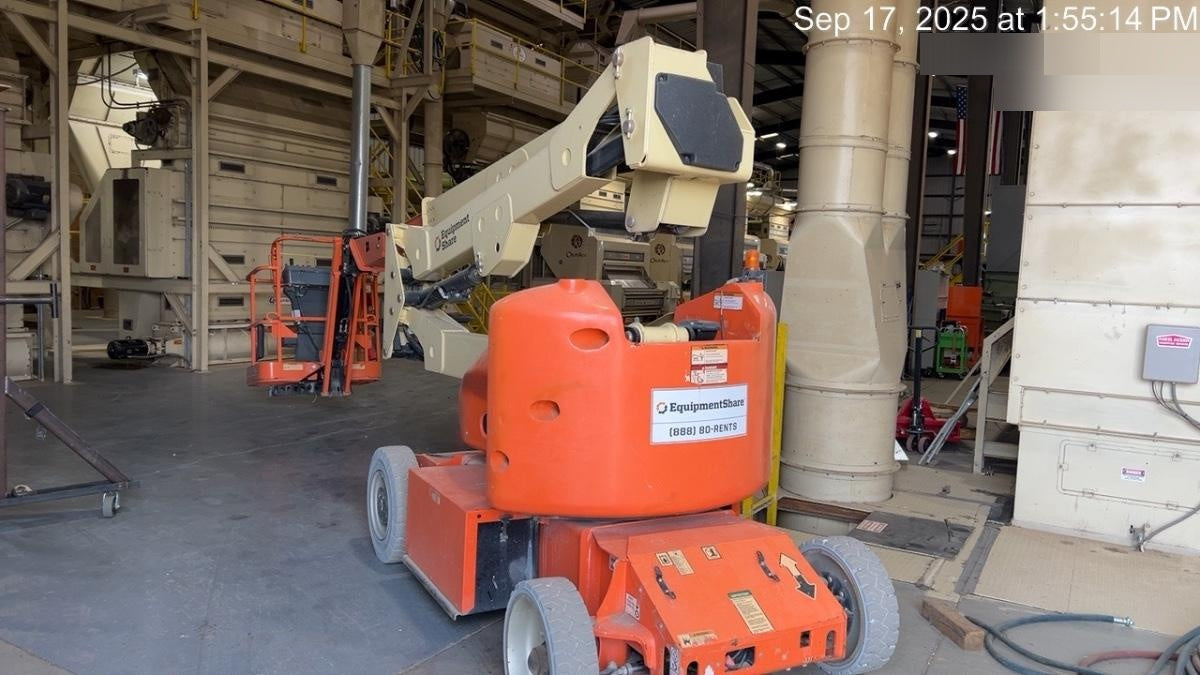 2020 JLG E400AJPN