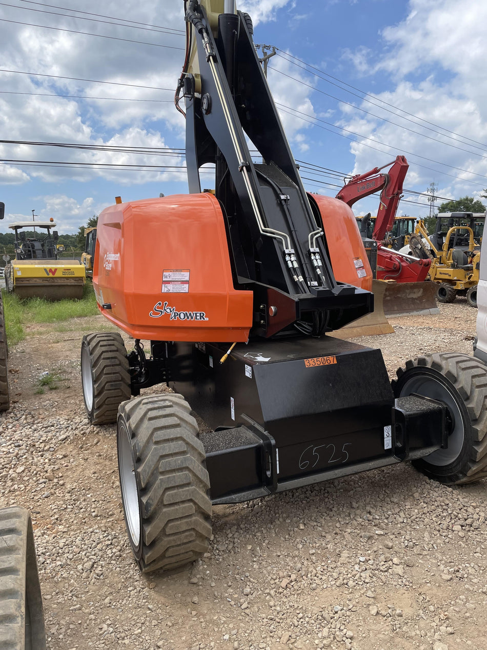 2023 JLG 660SJ