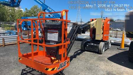 2025 JLG E300AJP