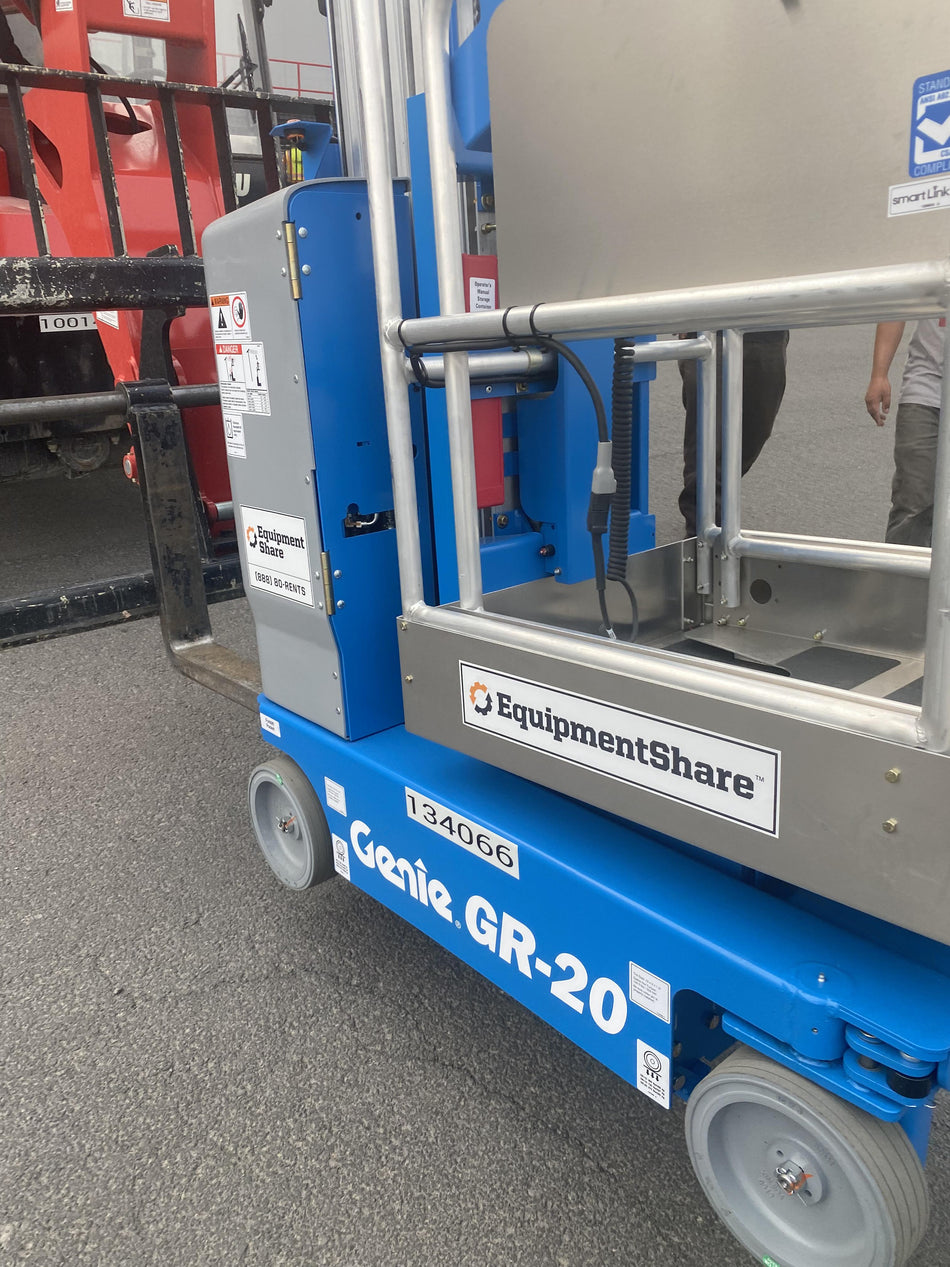 2021 GENIE GR-20