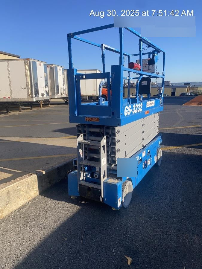 2022 GENIE GS-3232