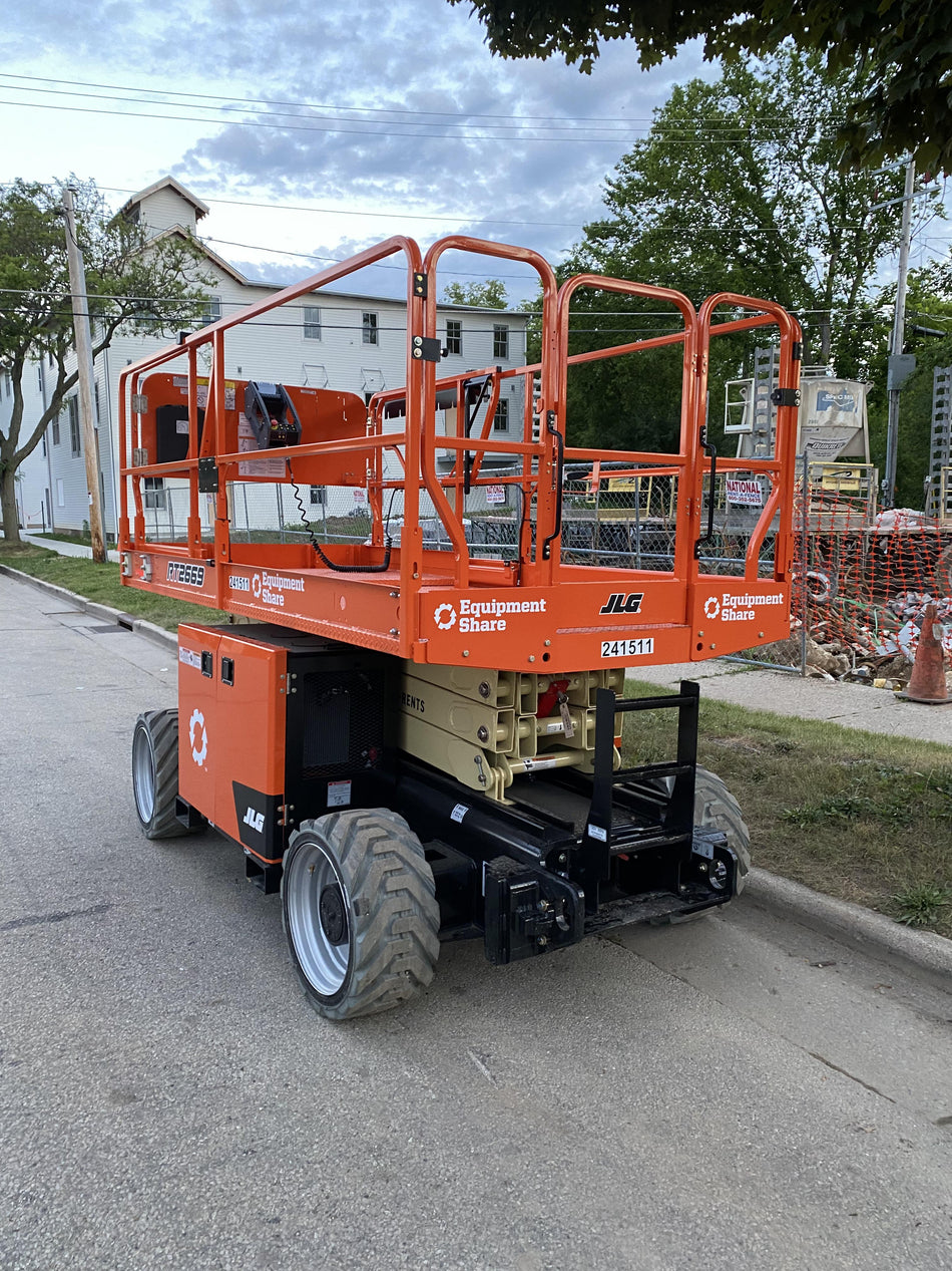 2022 JLG RT2669