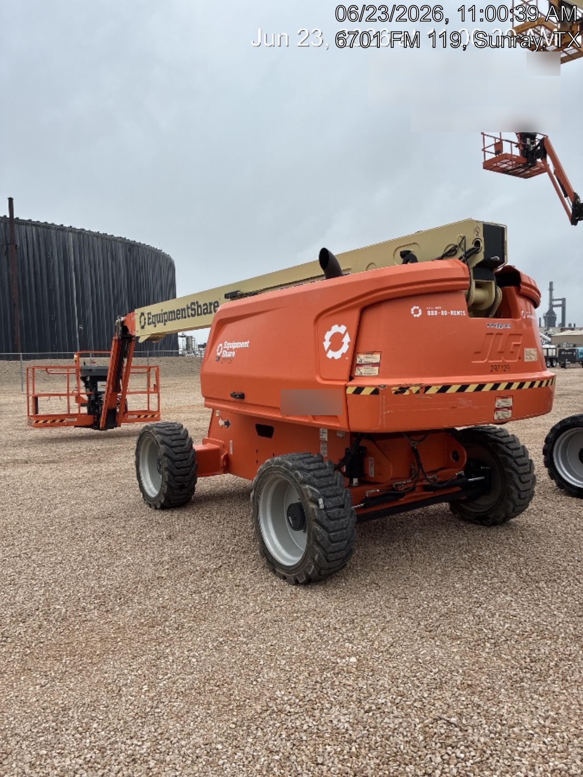 2023 JLG 660SJ