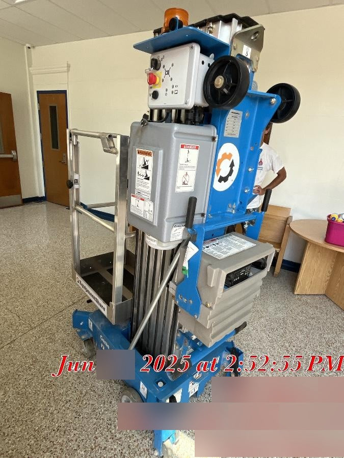 2023 GENIE AWP-30S DC
