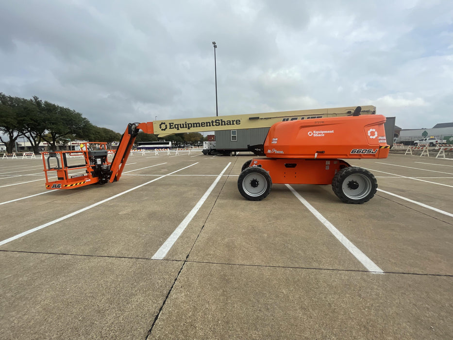 2022 JLG 660SJ