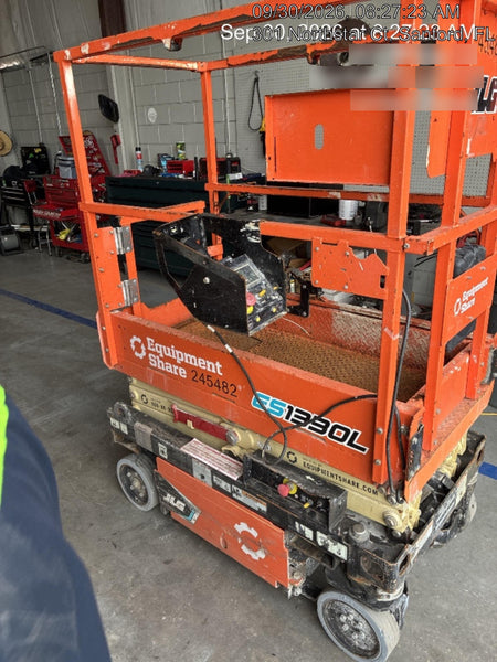 2022 JLG ES1330L
