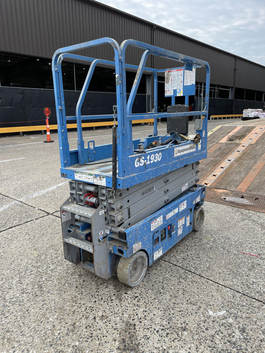 2019 Genie GS-1930 Fixed rails with chain Entry